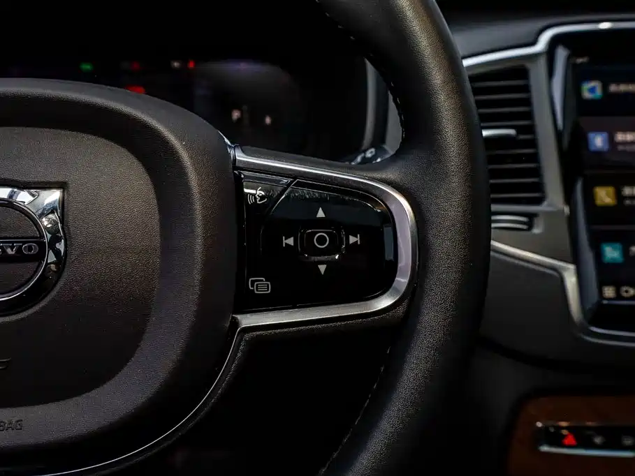 Volvo XC90 2023 2023 B5 Smart Luxury Edition 7-Seater