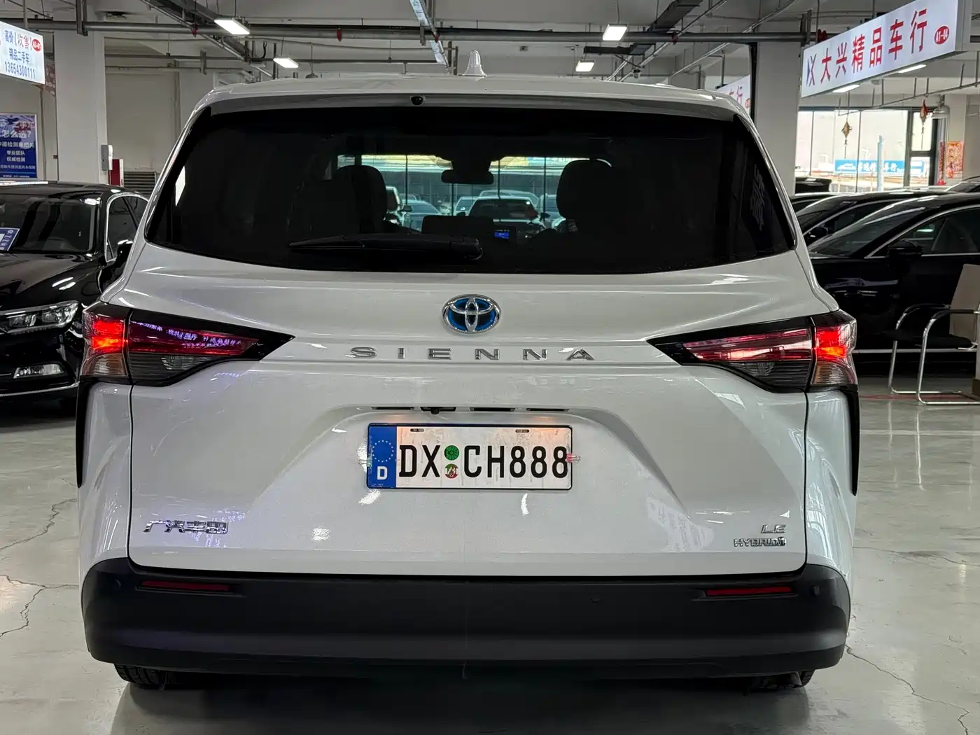 Toyota Sienna 2023 2.5L Hybrid Comfort Edition фото 5