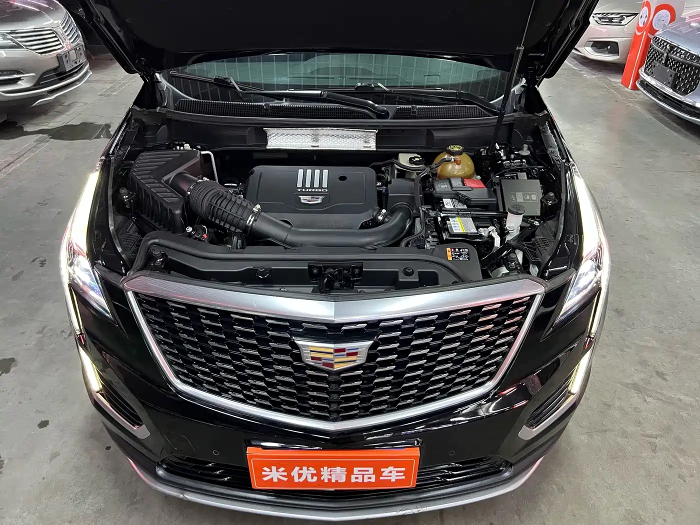 Фото 18 - Cadillac XT5