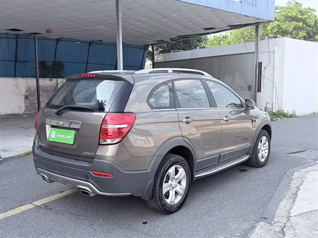 Chevrolet Captiva 2017 2.4L 2WD Luxury Edition 7-Seater фото 16