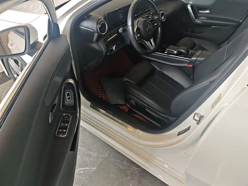 Mercedes-Benz A-Class 2020 Second Facelift A 180 L Sport Sedan фото 16