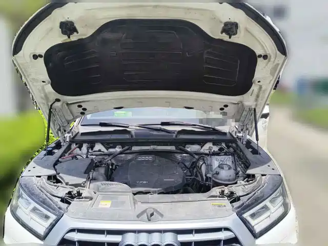 Audi Q5L 2020 Facelift 40 TFSI Honor Fashion — фото 3