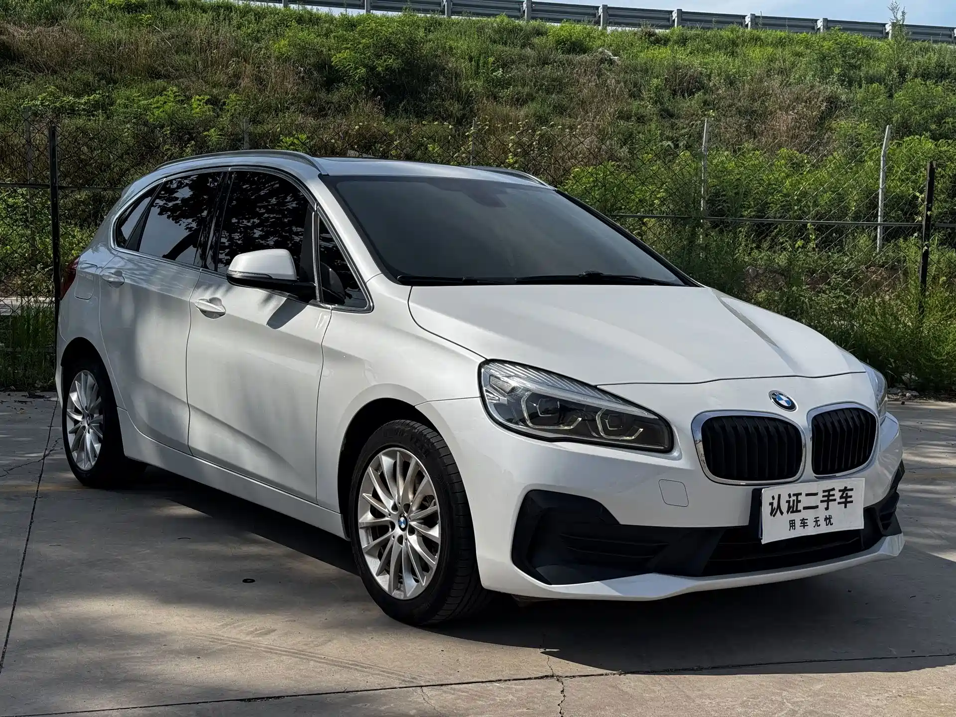 Фото 8 - BMW 2 Series Touring