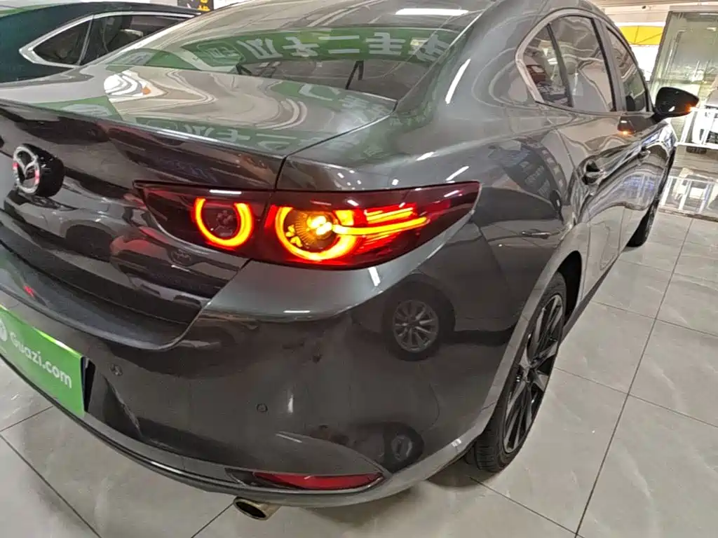Фото 8 - Mazda Mazda 3