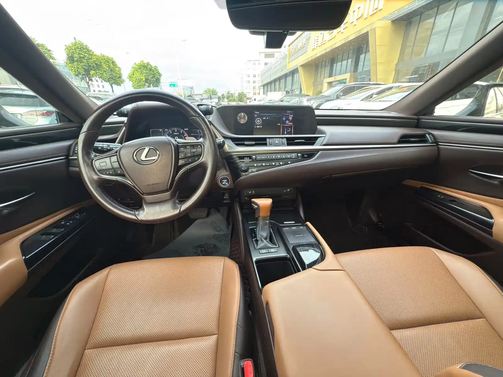 Фото 5 - Lexus ES