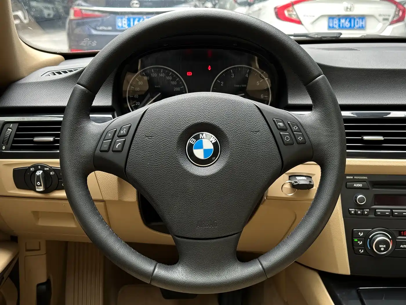 BMW 3 Series (Import) 2012 318i Leading фото 5