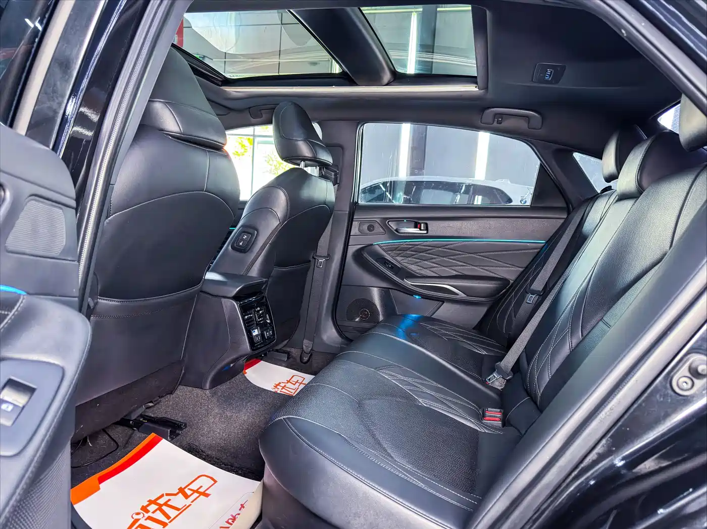 Toyota Avalon 2019 Hybrid 2.5L XLE Premium Edition China VI фото 10