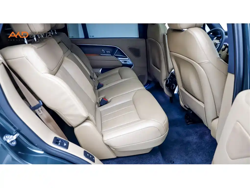 Land Rover Range Rover 2023 3.0 L6 400PS Golden Age 7-Seater Long Wheelbase фото 8