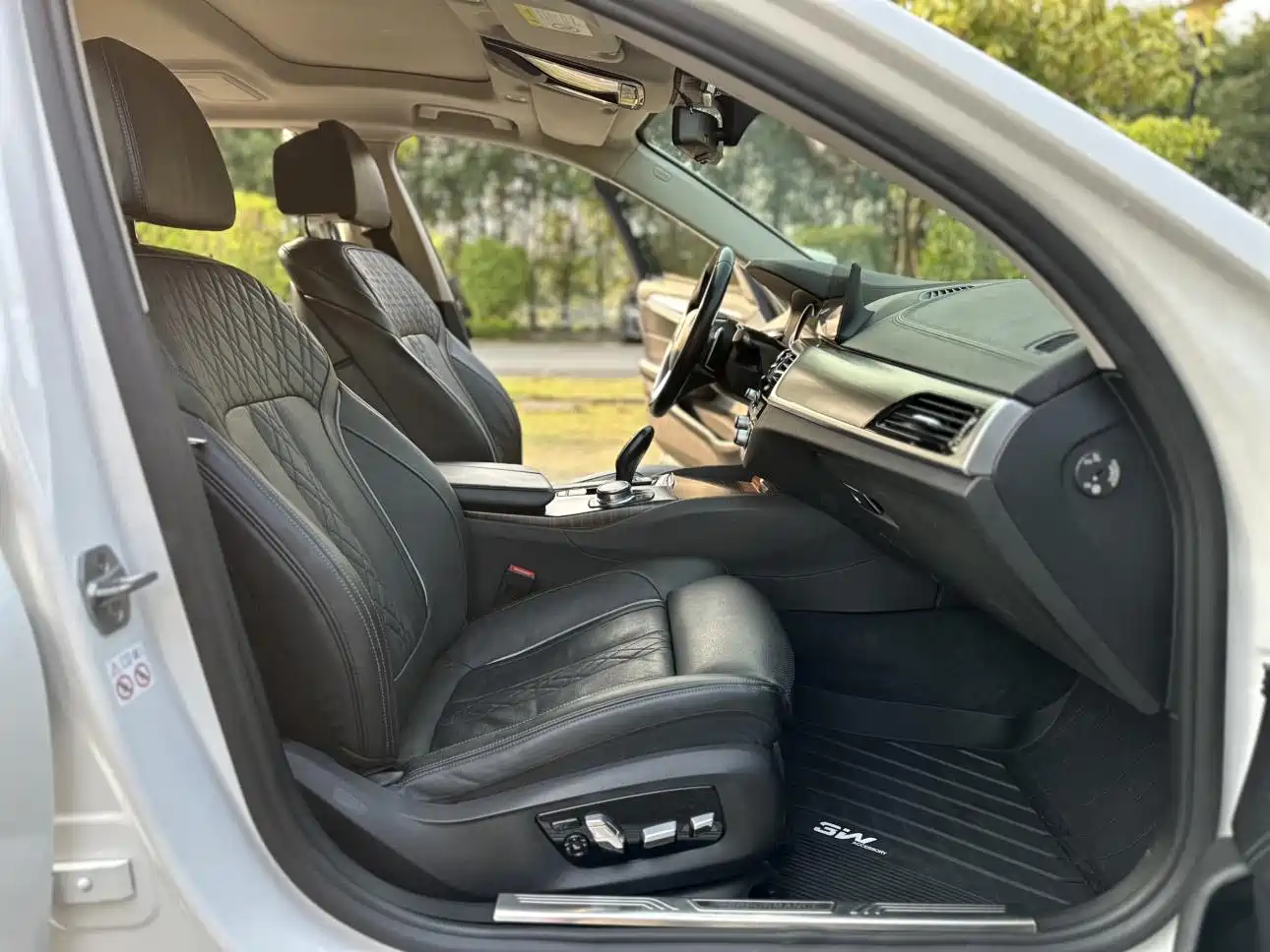 BMW 5 Series 2018 530Li Exclusive Luxury Package фото 12