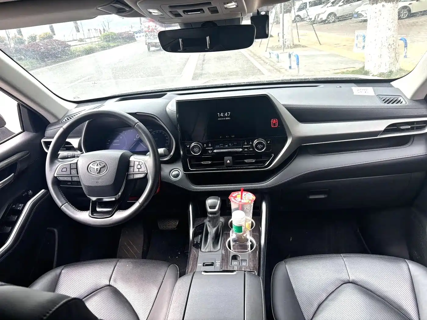 Toyota Highlander 2024 2.5L Smart Hybrid 4WD Premium 7-seater фото 8