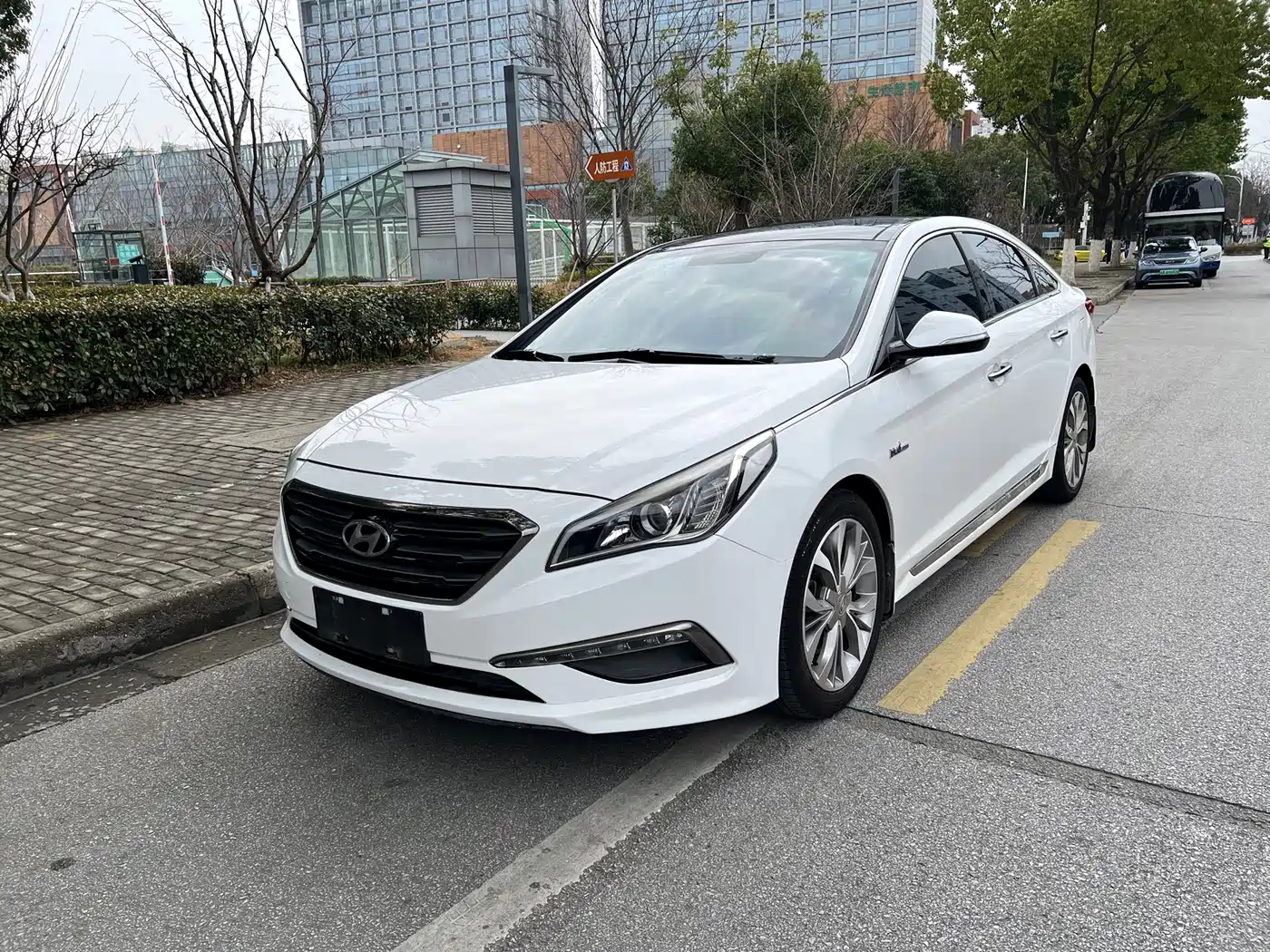 HYUNDAI SONATA