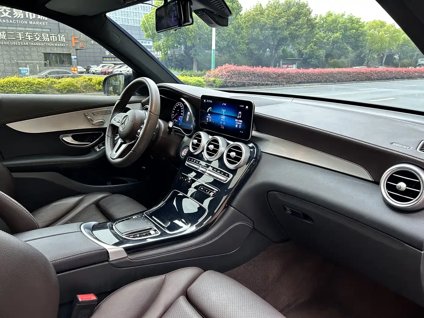 Mercedes-Benz GLC 2021 GLC 260 L 4MATIC Sporty фото 12