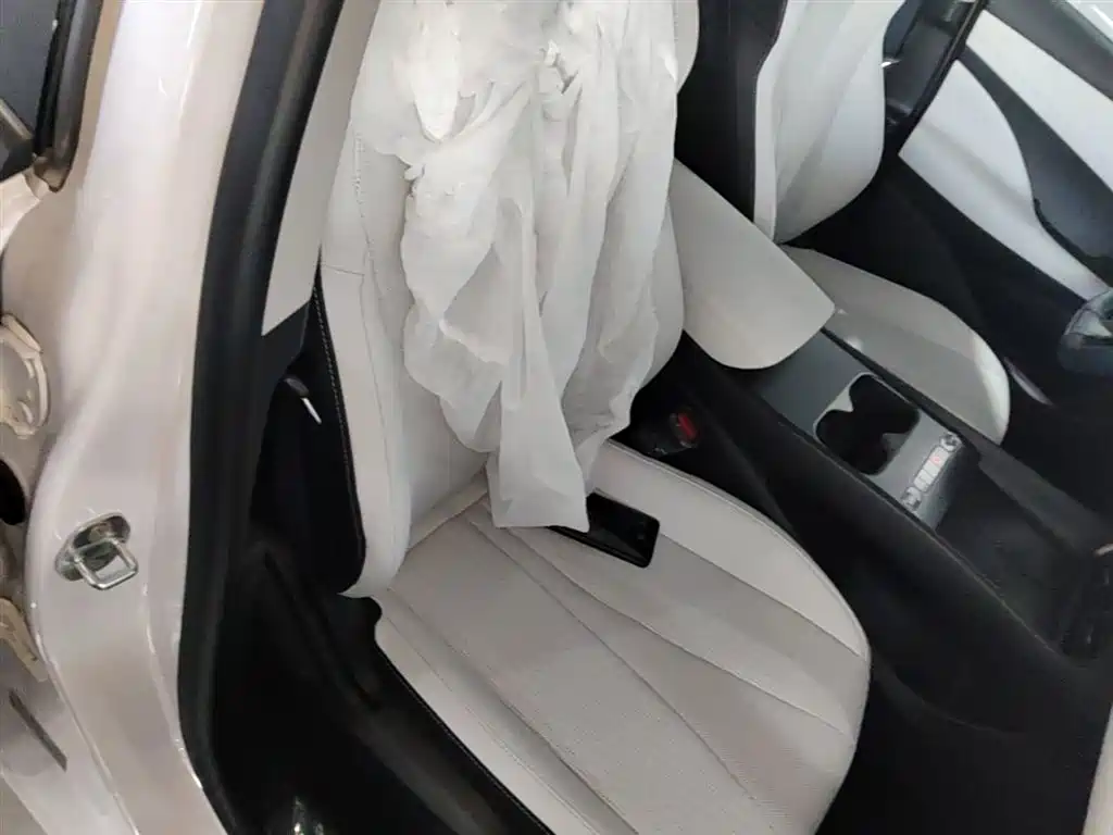 BYD Hai Bao 05 DM-i 2026 DM-i 128KM Luxury фото 25