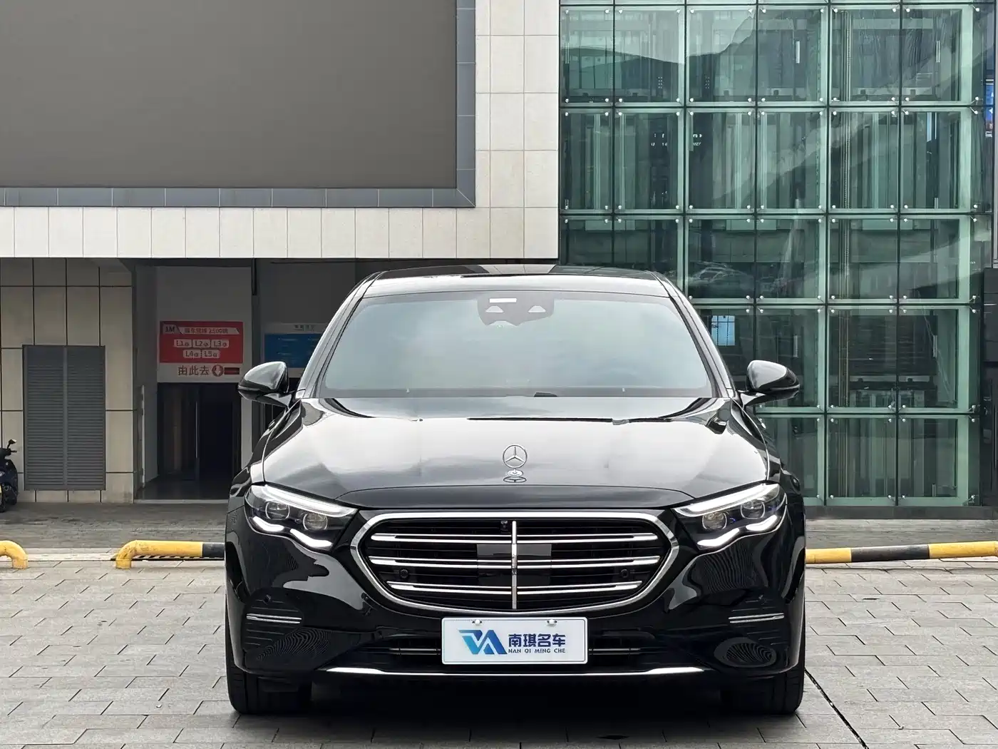 Mercedes-Benz E-Class 2025 E 300 L Fashion фото 2