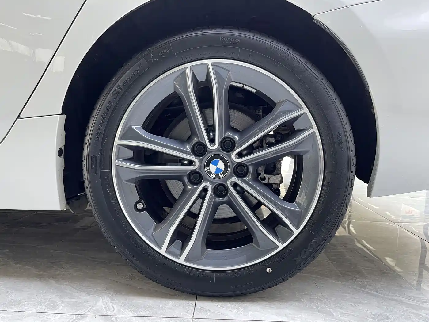 BMW 1 Series 2023 120i M Sport фото 16