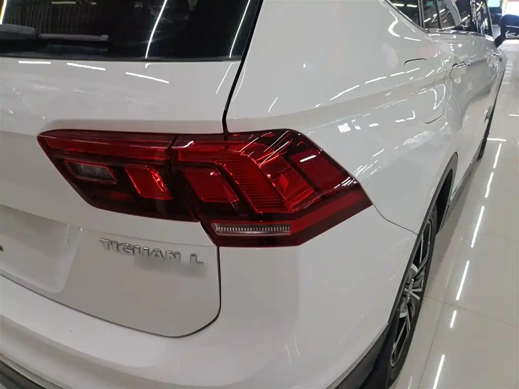 Volkswagen Tiguan L 2019 Facelift 330TSI Auto 2WD Smart Luxury China VI фото 8