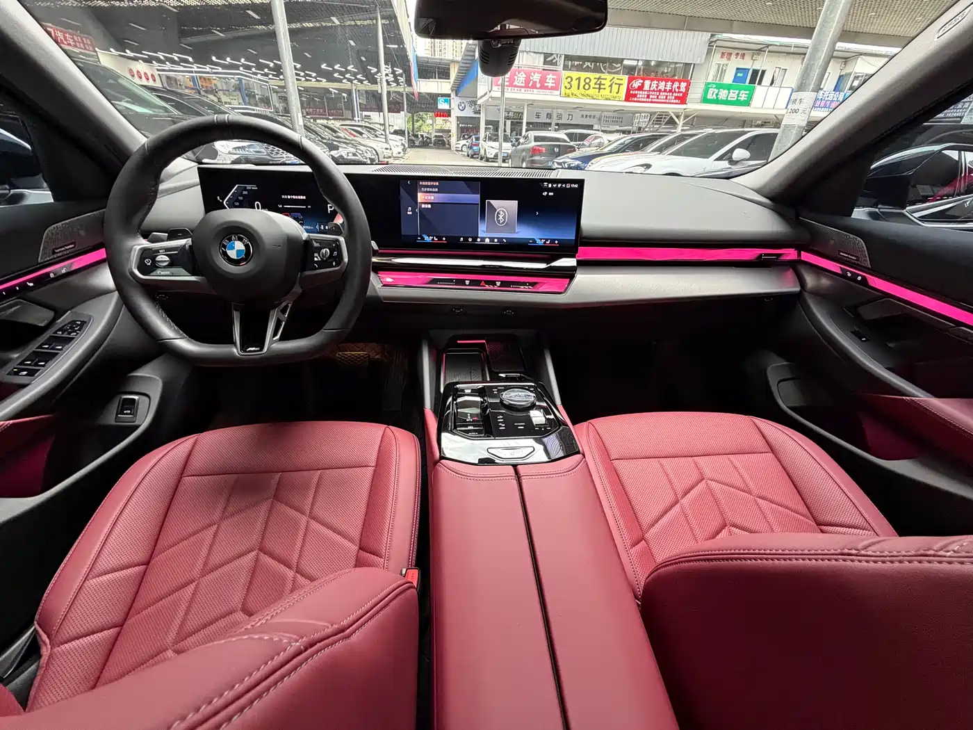 BMW 5 Series 2025 530Li Leading M Sport Package фото 28