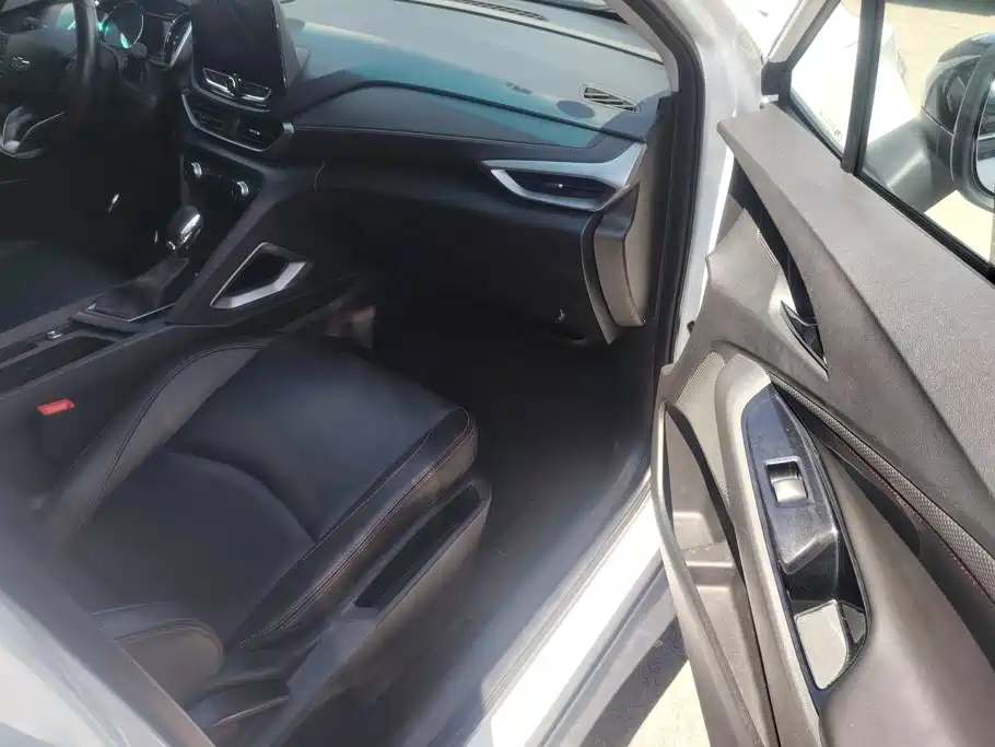 Chevrolet Volando 2023 2020 Mild Hybrid Redline 530T Automatic Premium Edition (5+2 seater)