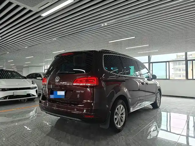 Volkswagen Sharan 2016 380TSI Warm Red Limited Edition — фото 4