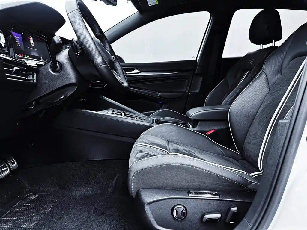 Volkswagen Golf 2021 280TSI DSG R-Line фото 19