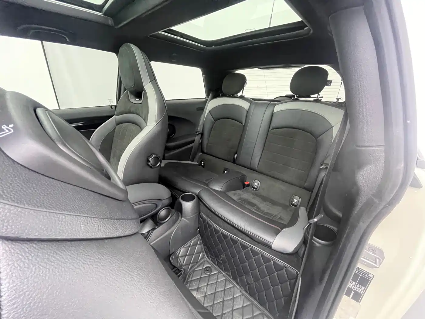 MINI JCW 2022 2023 2.0T JOHN COOPER WORKS Pat Moss Tribute Edition