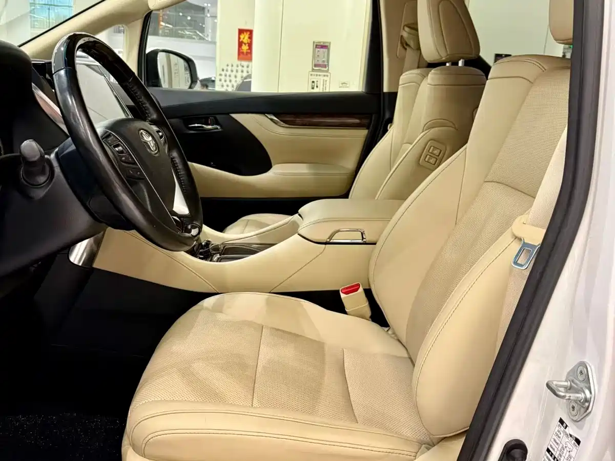 Toyota Alphard 2020 Hybrid 2.5L Luxury Edition фото 3