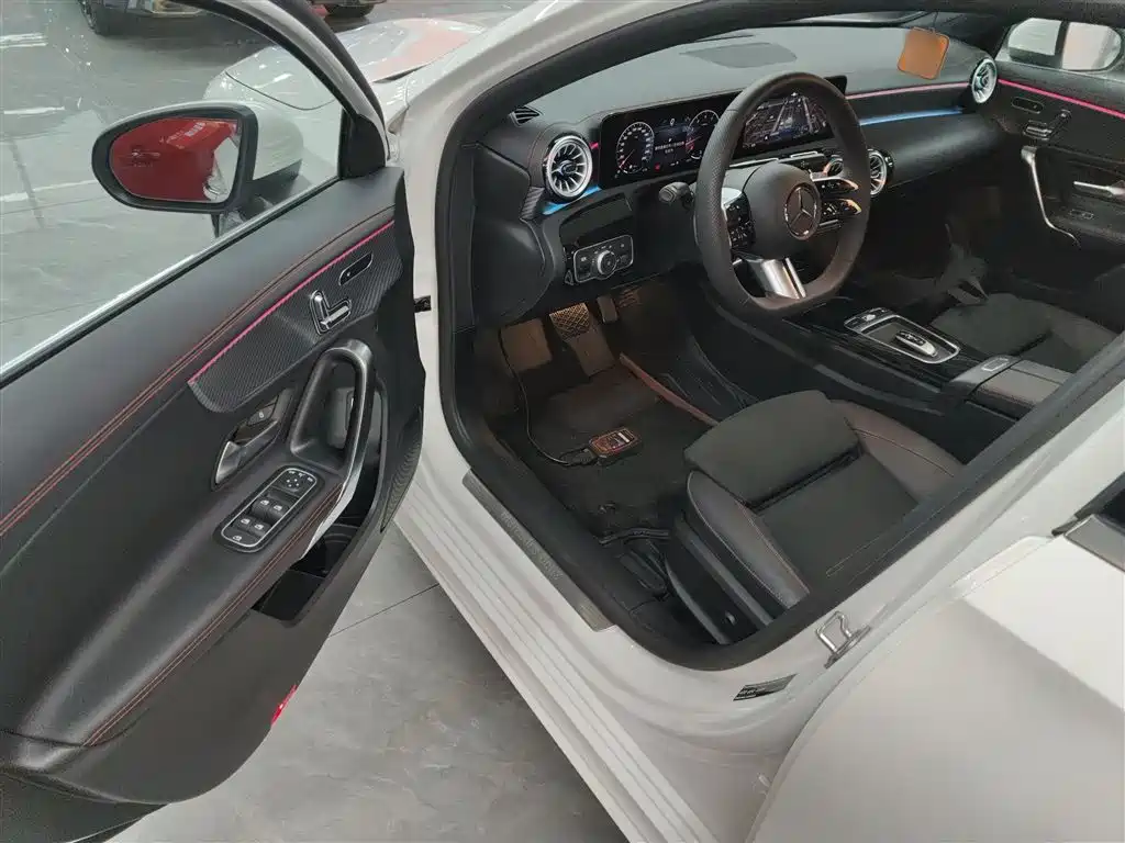 Mercedes-Benz A-Class 2024 Facelift A 200 L Fashion фото 12