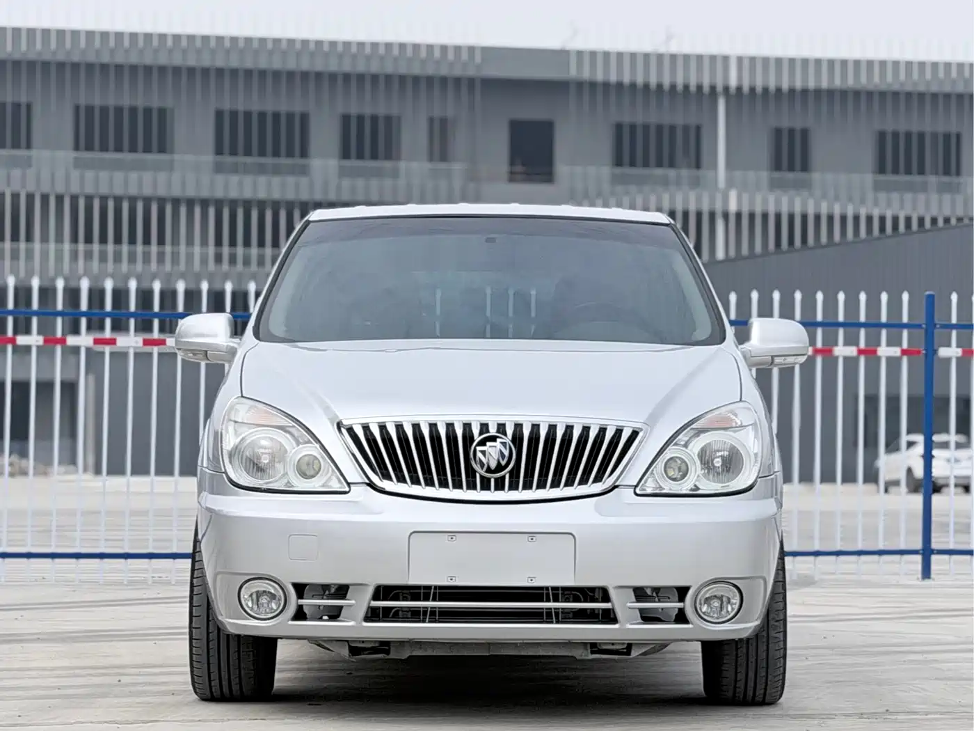Buick GL8 2014 2.4L Classic Edition фото 2