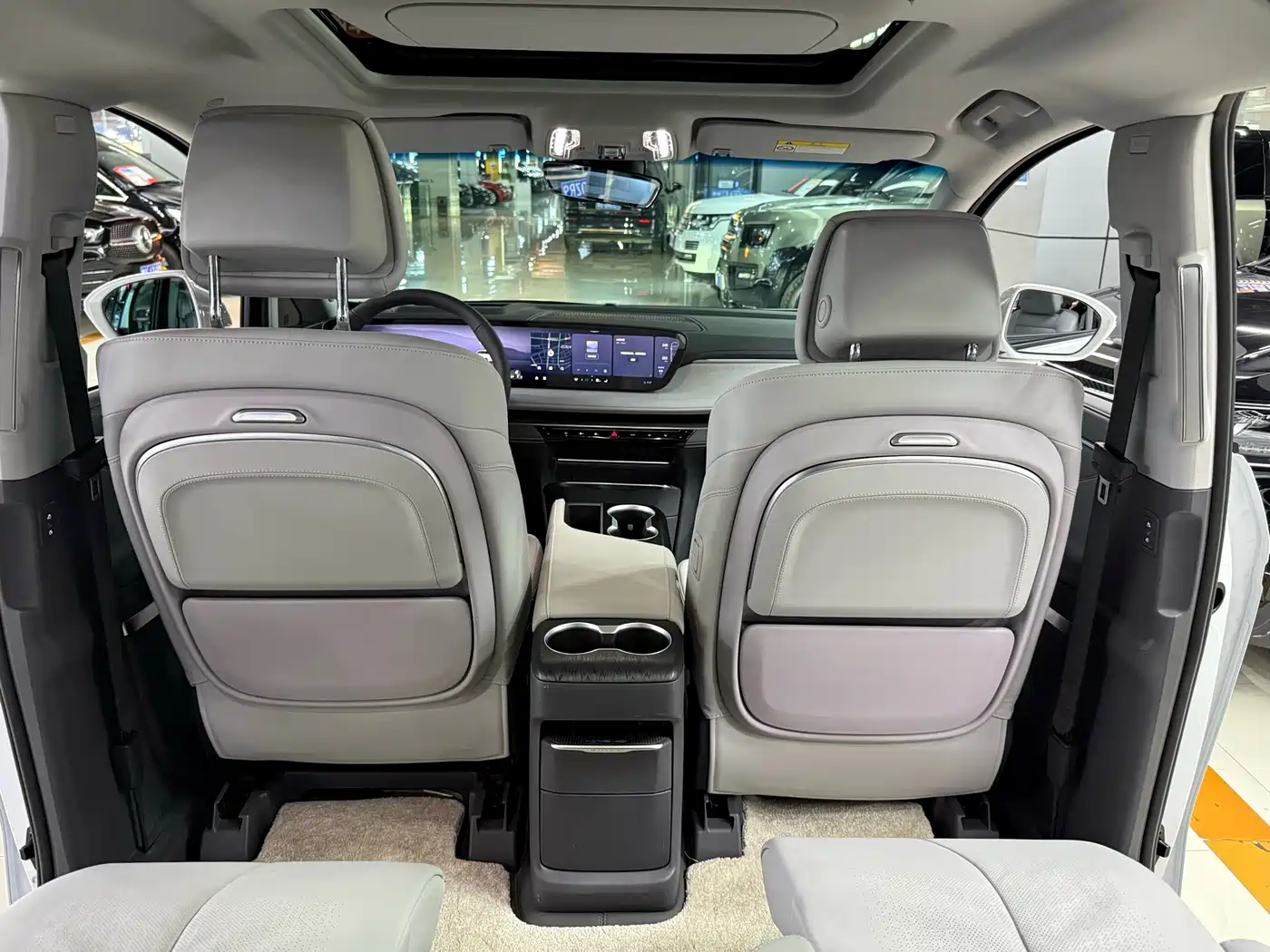 Buick GL8 2025 Land Honor Premium Edition фото 18