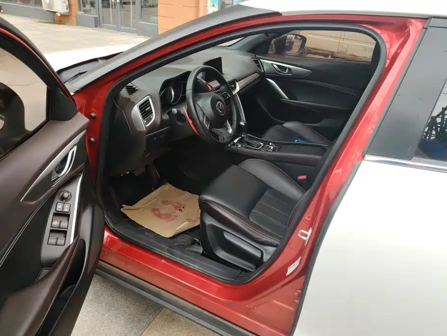 Mazda CX-4 2016 2016 2.5L AWD Sky Passion Edition