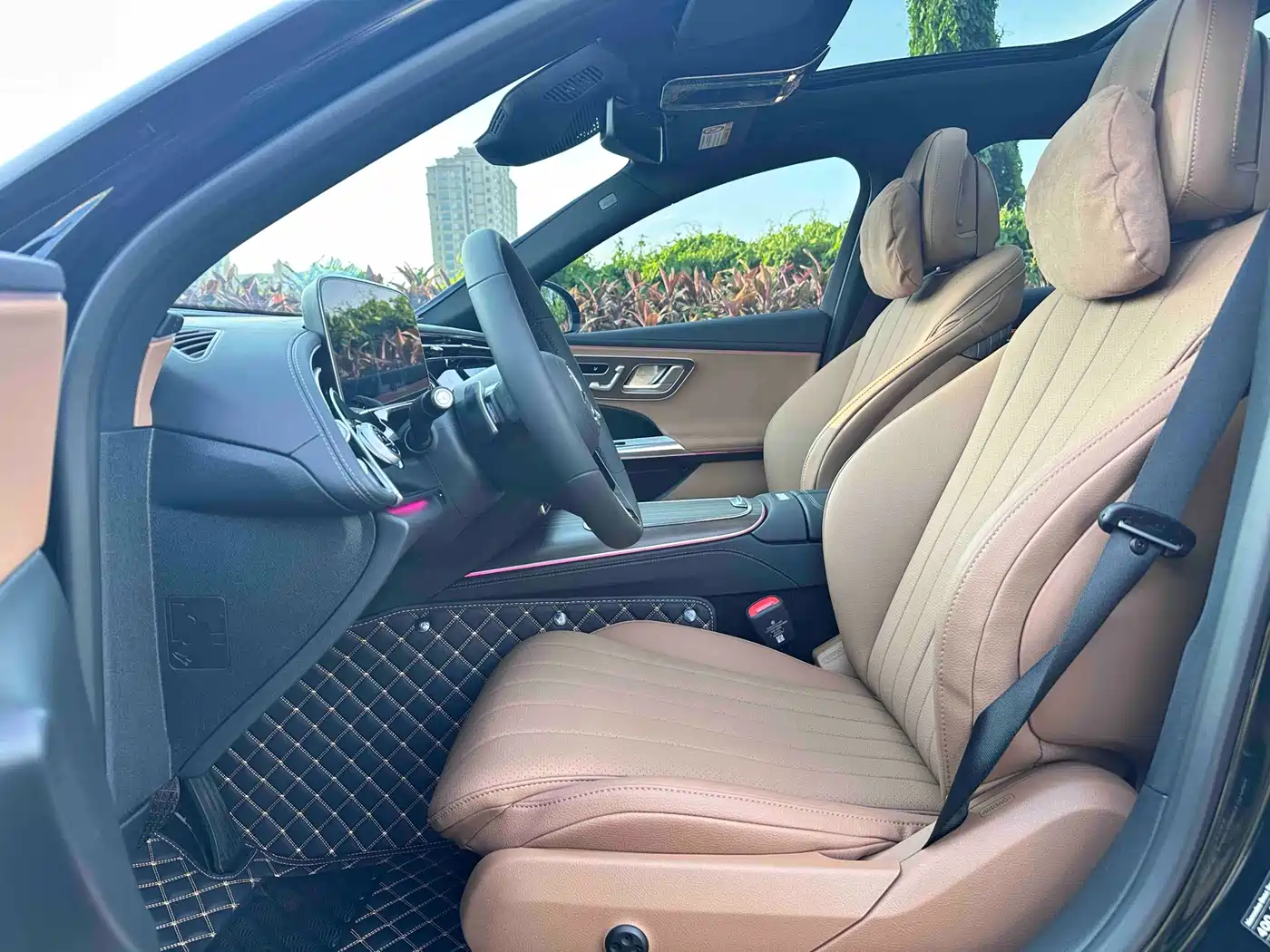 Mercedes-Benz E-Class 2026 E 300 L Luxury фото 5