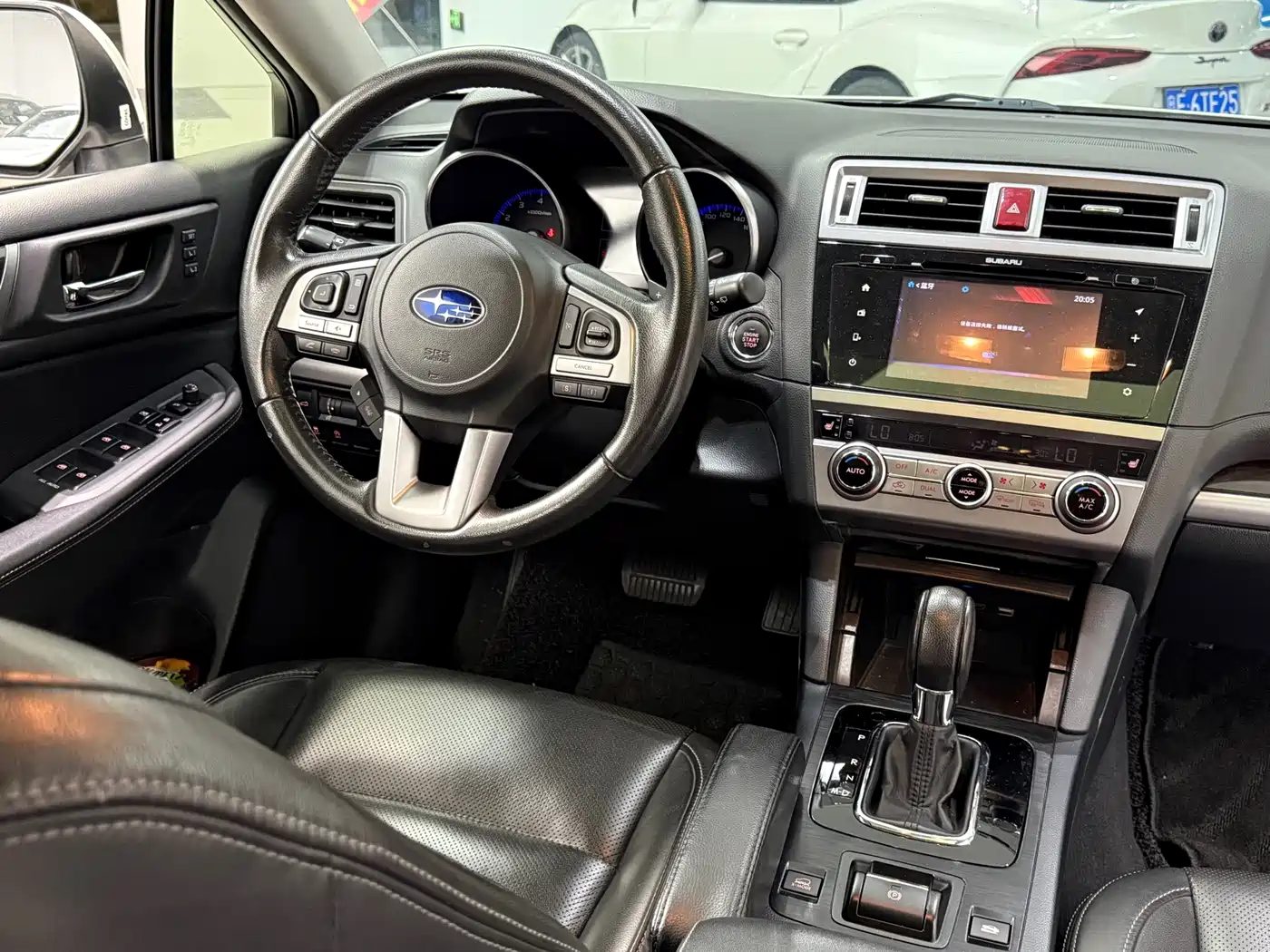Subaru Outback 2015 2.5i Luxury Navigation Edition фото 7