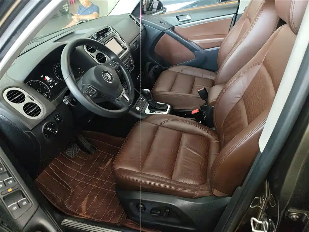 Volkswagen Tiguan 2015 2.0TSI Automatic 4WD Luxury фото 15