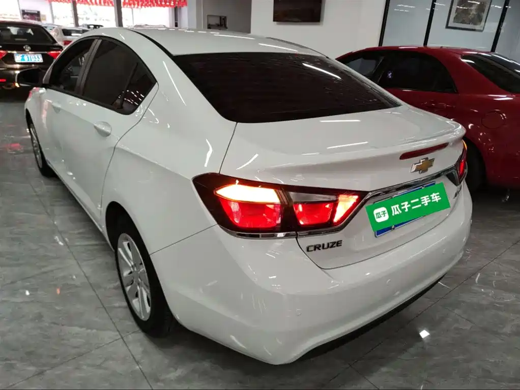 Chevrolet Cruze 2016 1.5L Automatic Fashion Sunroof Edition фото 5