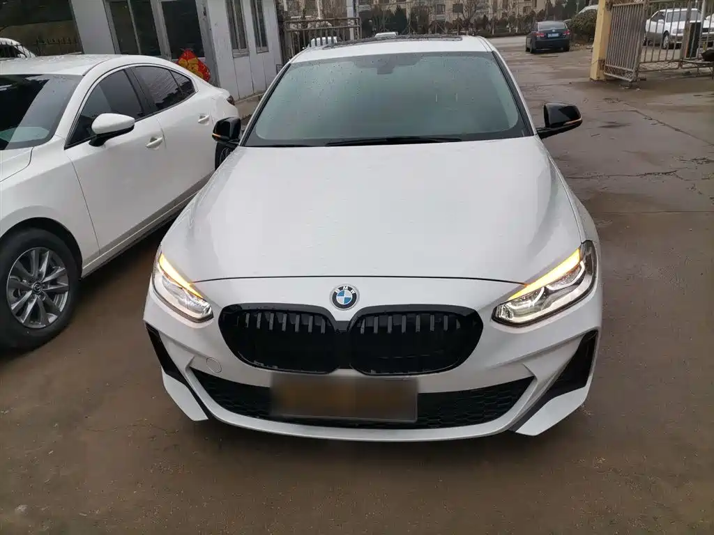 BMW 1-SERIES