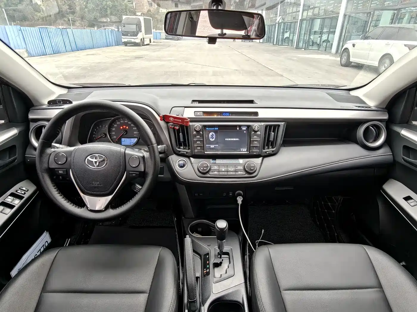Toyota RAV4 Rongfang 2016 2.0L CVT 2WD Trend (China V) фото 6