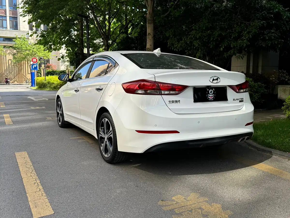 Hyundai Elantra 2018 1.6L Automatic 15th Anniversary Special Edition фото 14