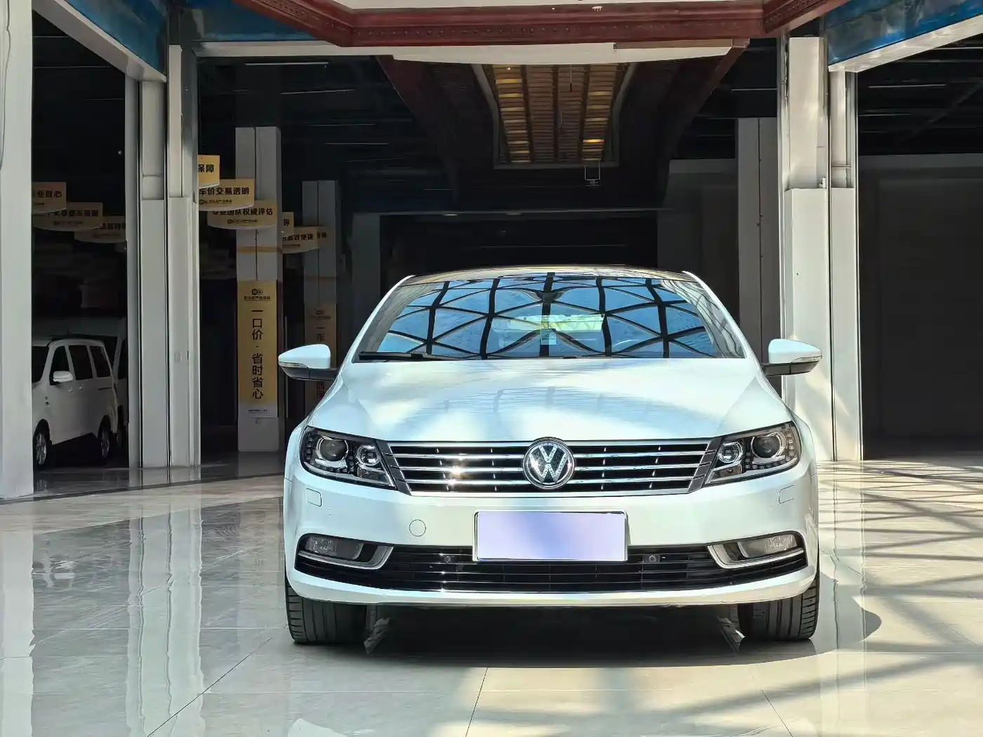 Volkswagen FAW-Volkswagen CC 2016 Model 1.8TSI Premium фото 2