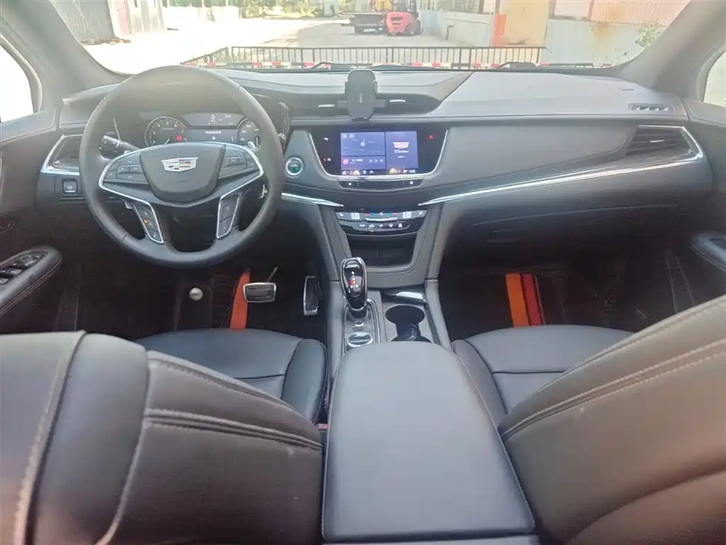 CADILLAC XT5
