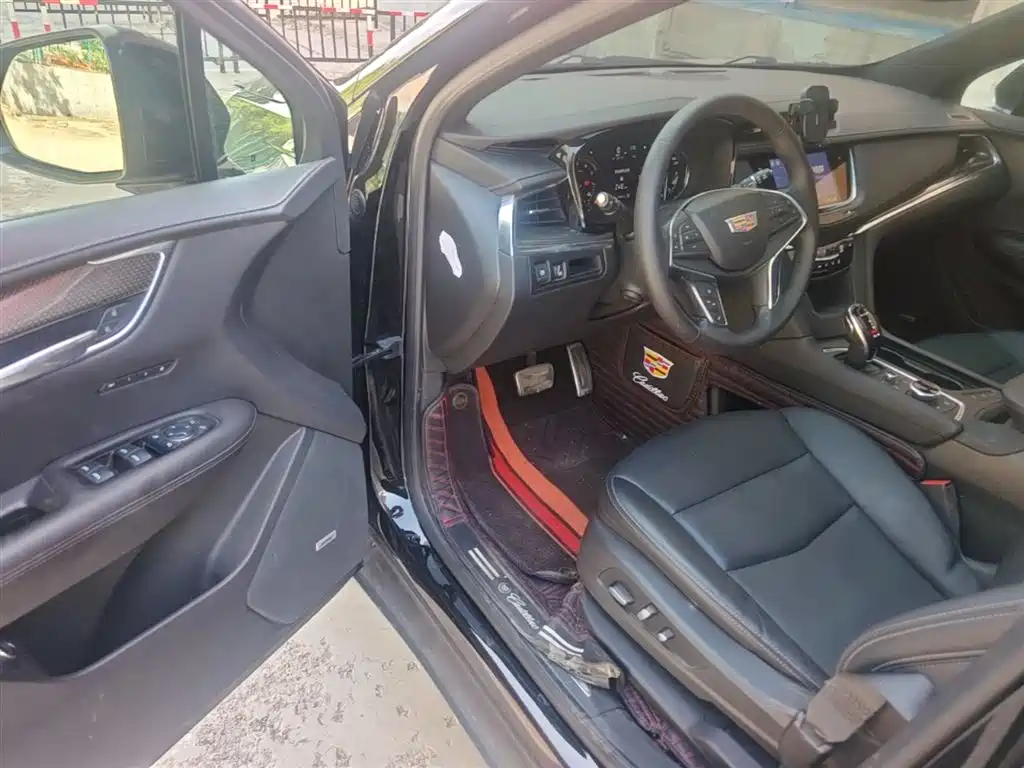 CADILLAC XT5