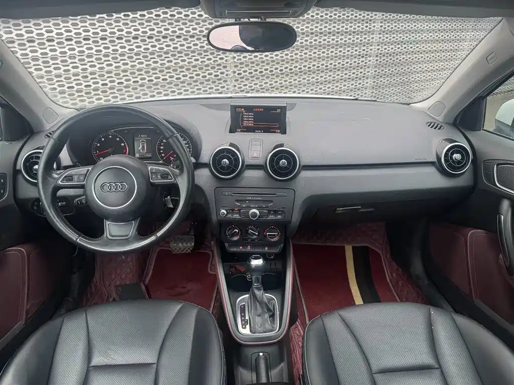 Audi A1 2013 Model 30 TFSI Sportback Ego фото 15