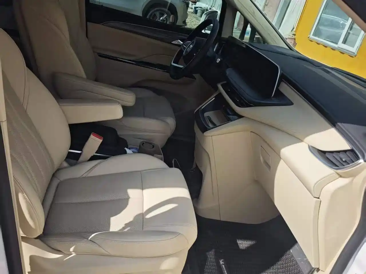 Buick GL8 New Energy 2025 Land Honor Premium Edition 7-Seater фото 8