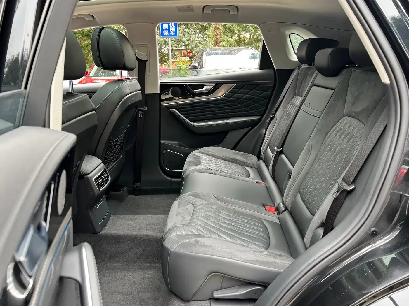 Hongqi HS5 2022 Facelift 2.0T Smart Flag Enjoyment Edition фото 11