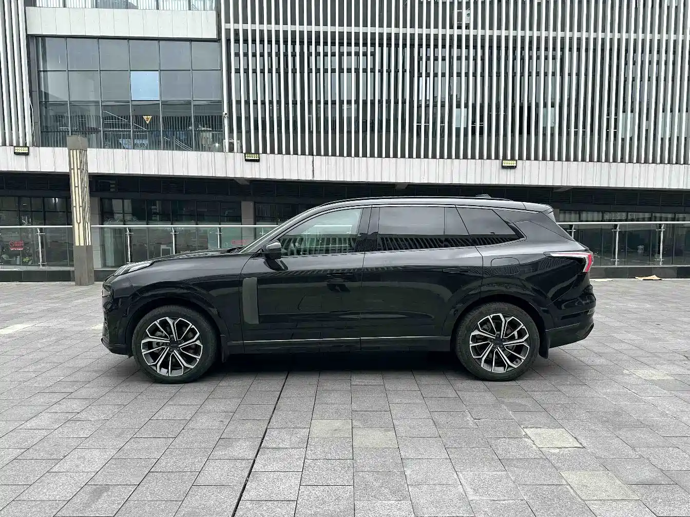Lynk & Co 09 EM-P 2023 2.0TD EM-P Voyage PM 7-Seater фото 28