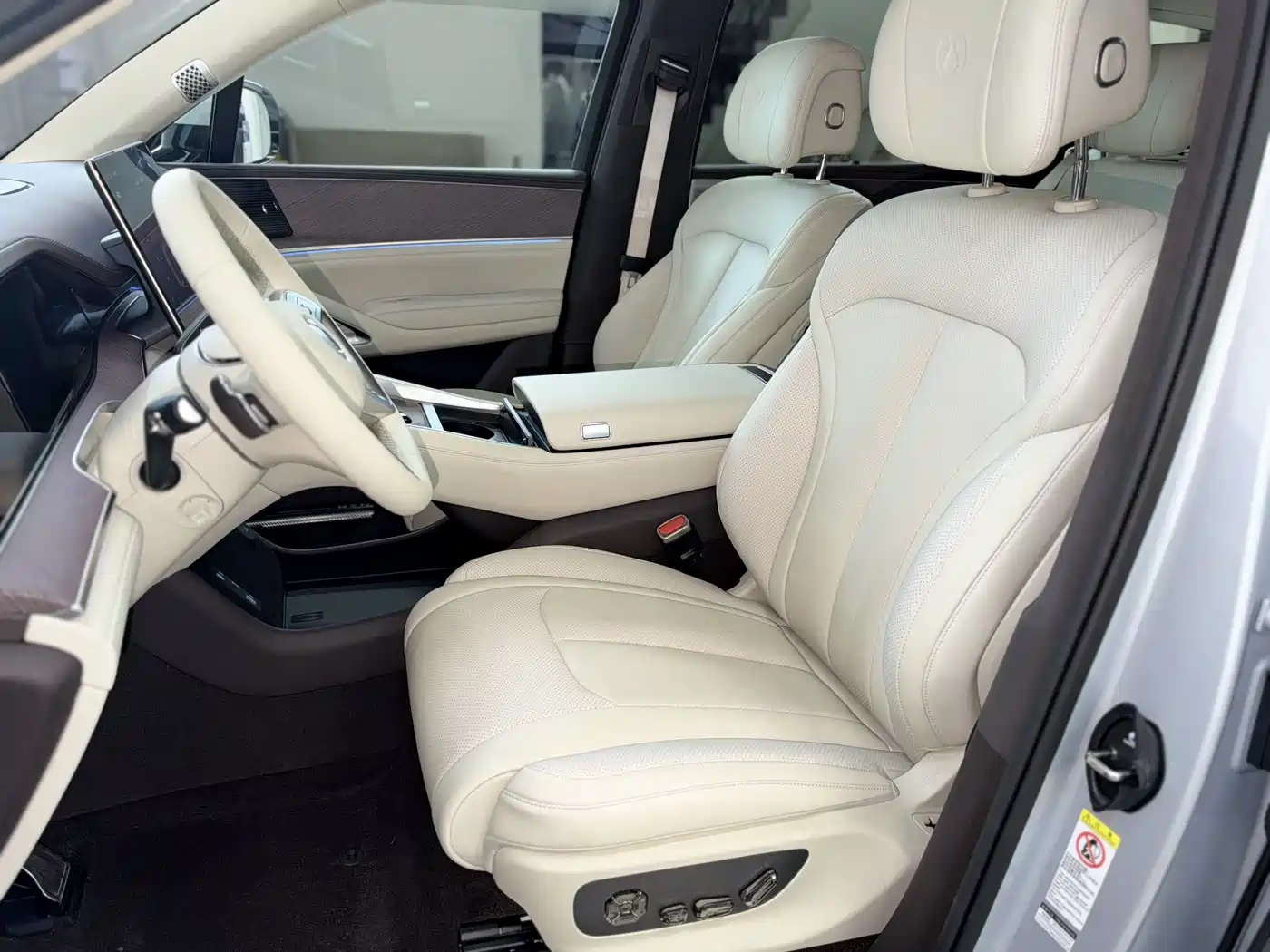 Denza N9 2025 2025 Model Prestige Edition
