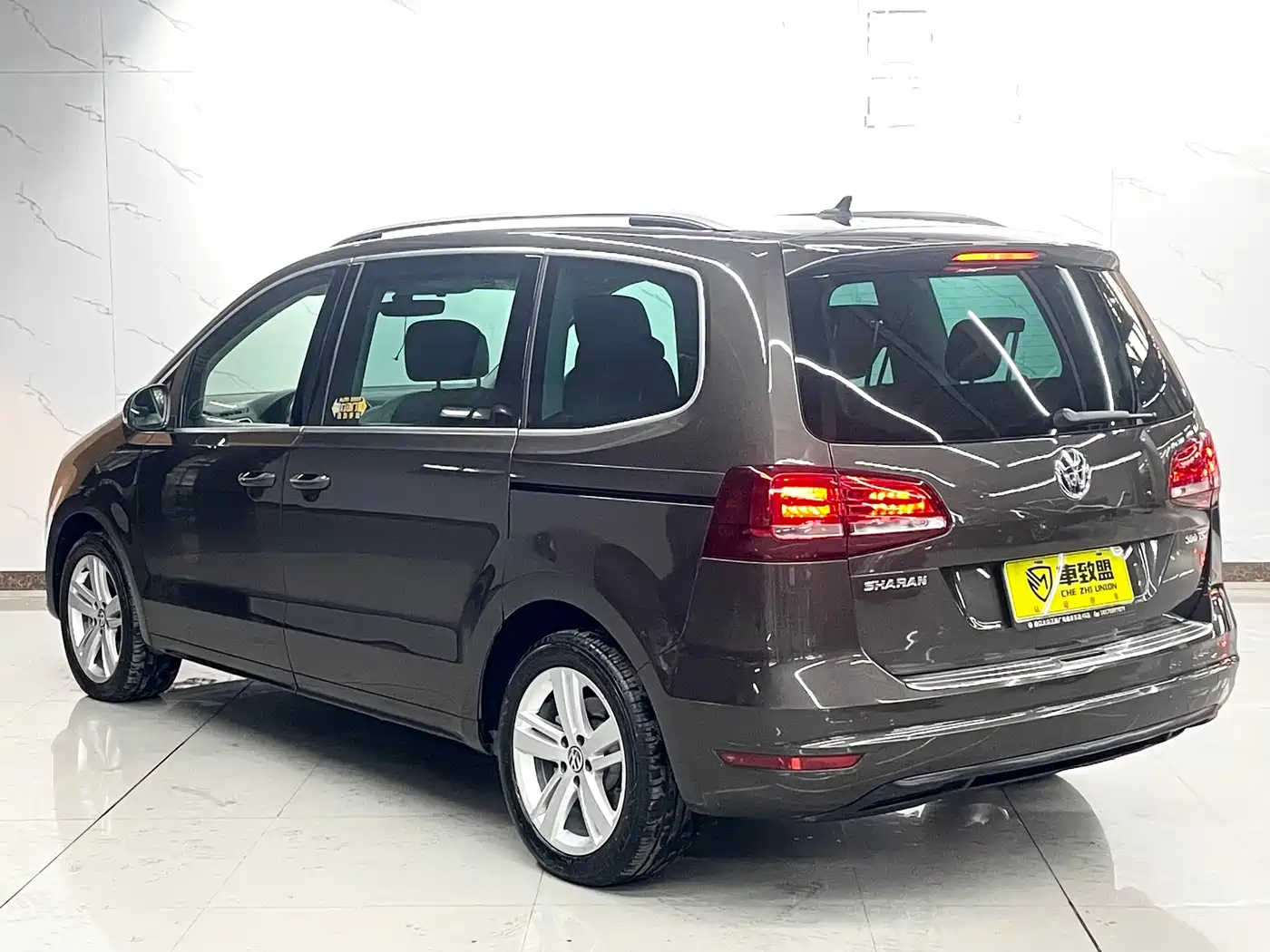 Volkswagen Sharan 2018 380TSI Comfort 7-Seater фото 6