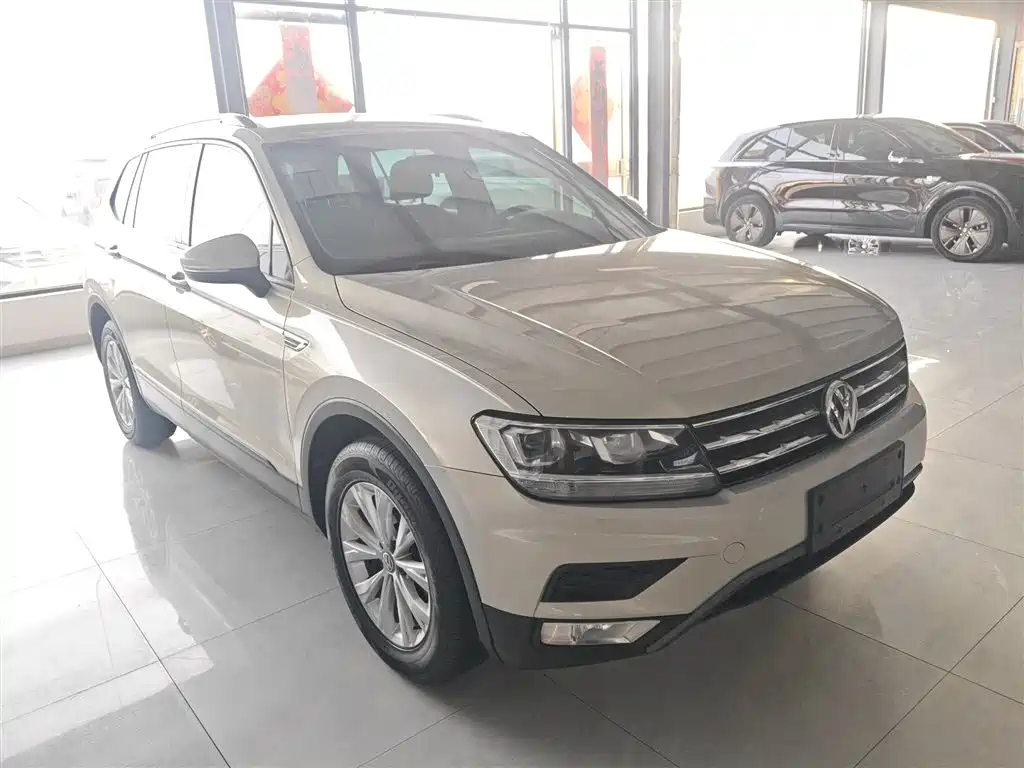 Volkswagen Tiguan L 2017 330TSI Automatic 2WD Trend Edition фото 22