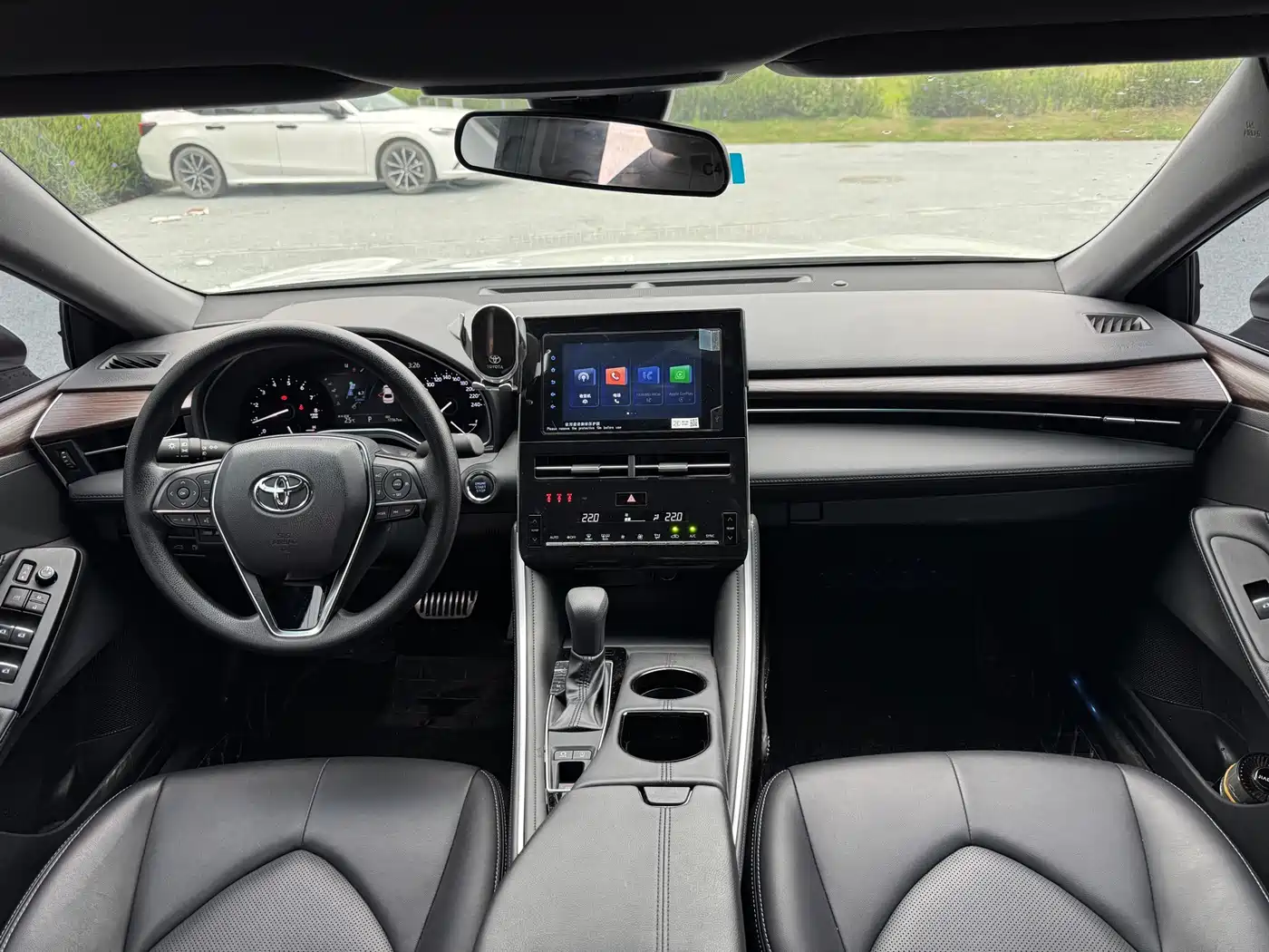 Toyota Avalon 2023 2.0L Premium Selection фото 8