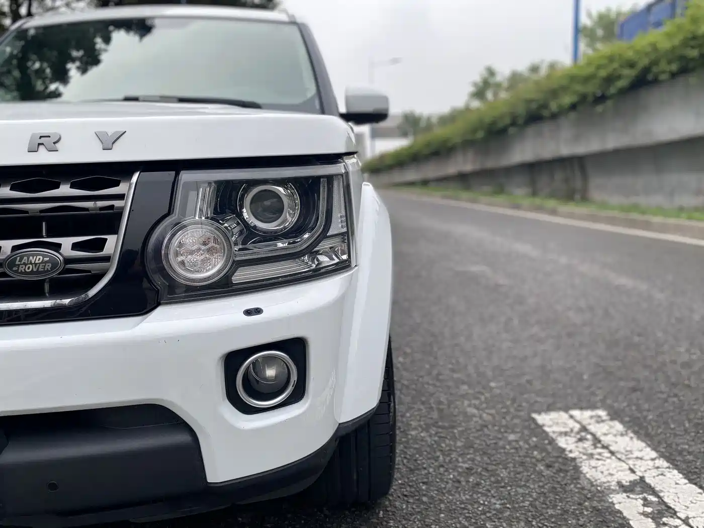 Land Rover Discovery 2016 3.0 SC Gloss Black Collector's Edition HSE фото 19