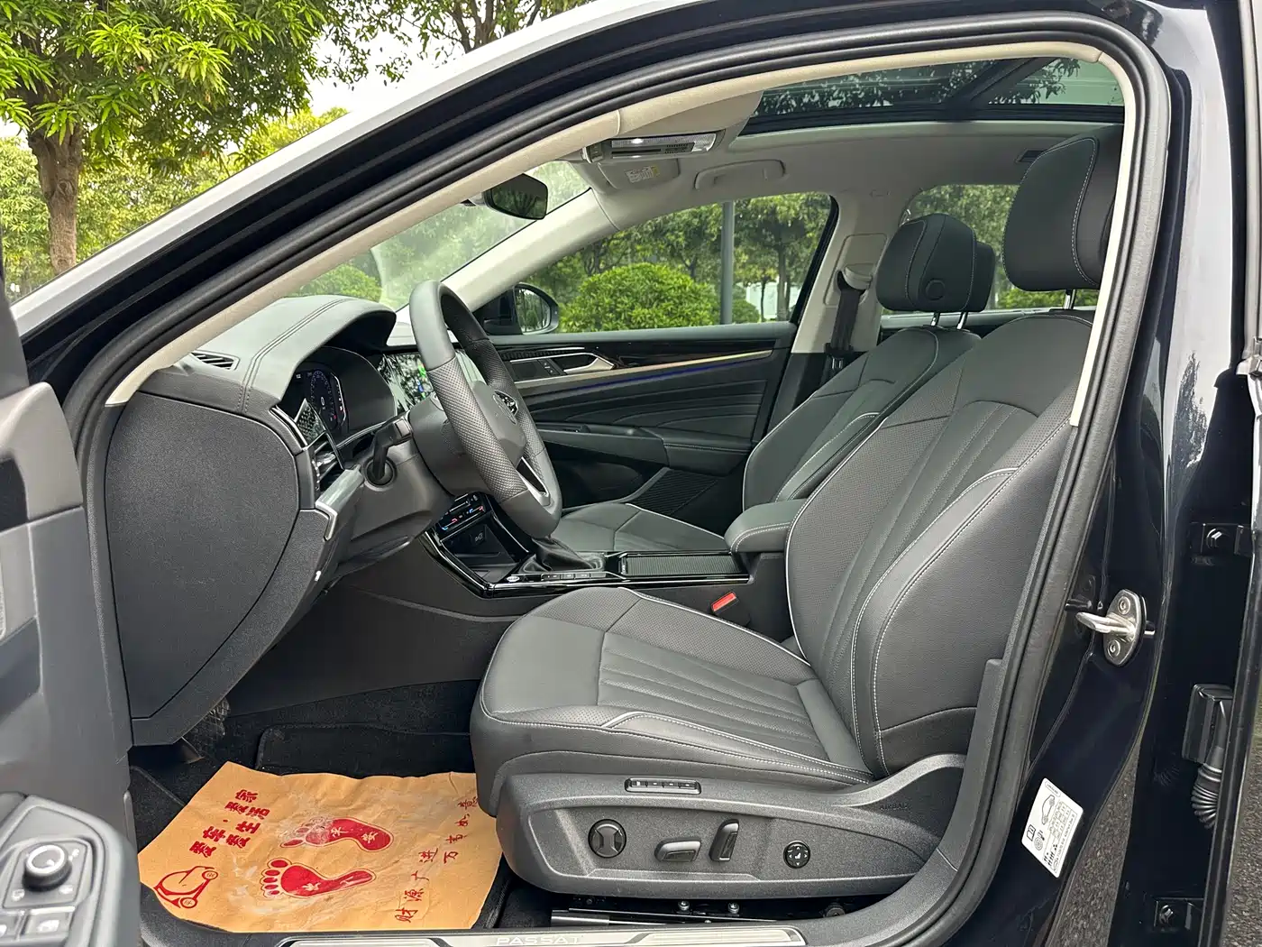 Volkswagen Passat 2024 380TSI Dragon Glory Edition фото 8